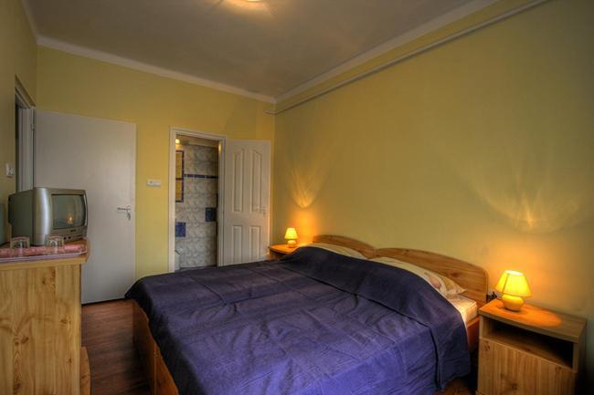 Matroz Siofok Hotell Rum bild
